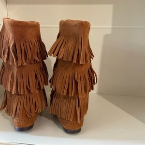 Minnetonka tall boots size 8 brand new
